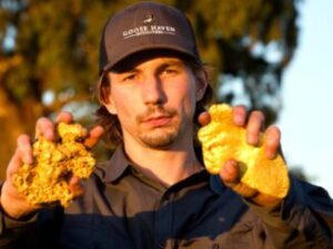 346871706_611014397648022_6405374181272223434_n-326x245